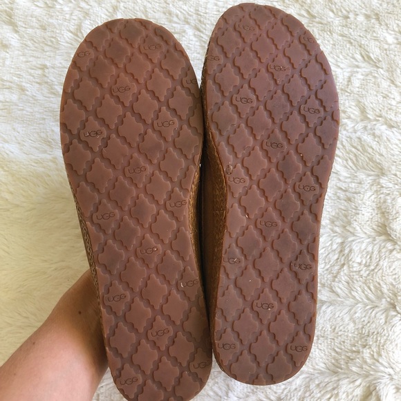 UGG moccasins. - Picture 6 of 7